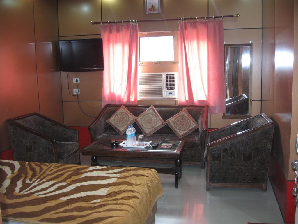 Hotel Shiv Ganga Rishīkesh Quarto foto